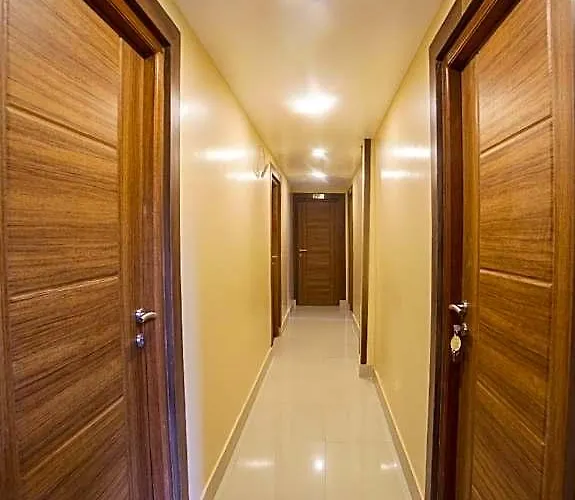 Hotel Ganapati Airport 3*