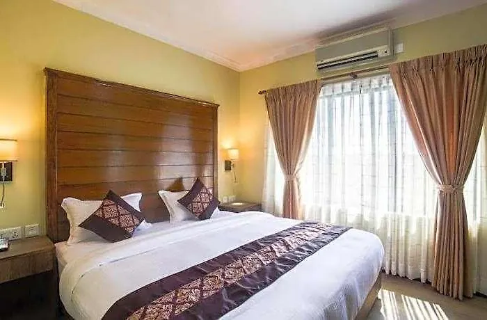 Ganapati Airport Hotel