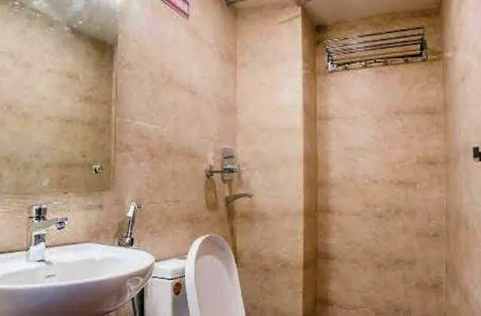 Ganapati Airport Hotel 3*