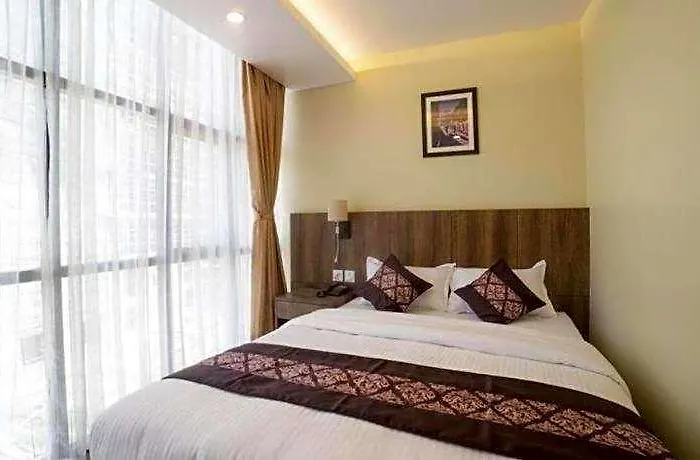 Ganapati Airport 3*