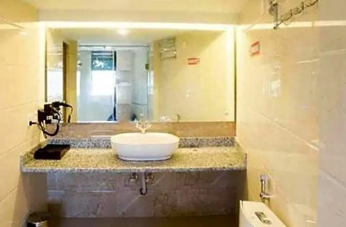 Ganapati Airport Hotel