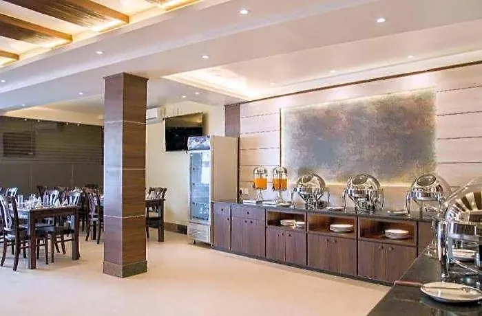 Hotel Ganapati Airport
